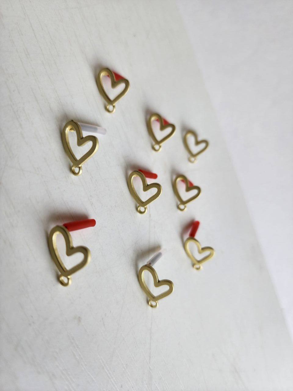 Corazón abierto post y conector (2 piezas)